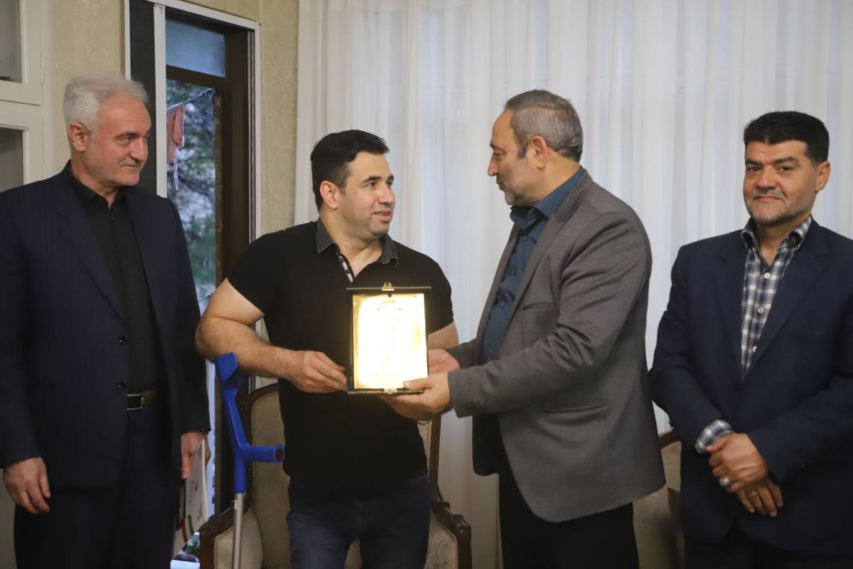 تجلیل از ملی‌پوش بسکتبال با ویلچر اردبیل در آستانه پاراآسیایی ۲۰۲۶